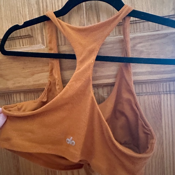 ALO YOGA BURNT ORANGE YOGA TOP WITH KNOT - Picture 3 of 5